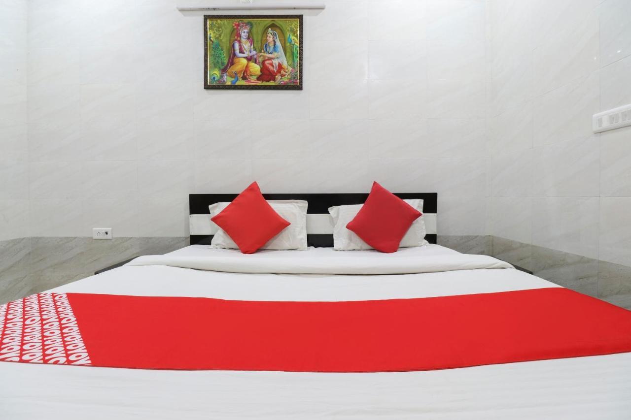Hotel Oyo 69378 Trilok Dham Vrindāvan Exterior foto