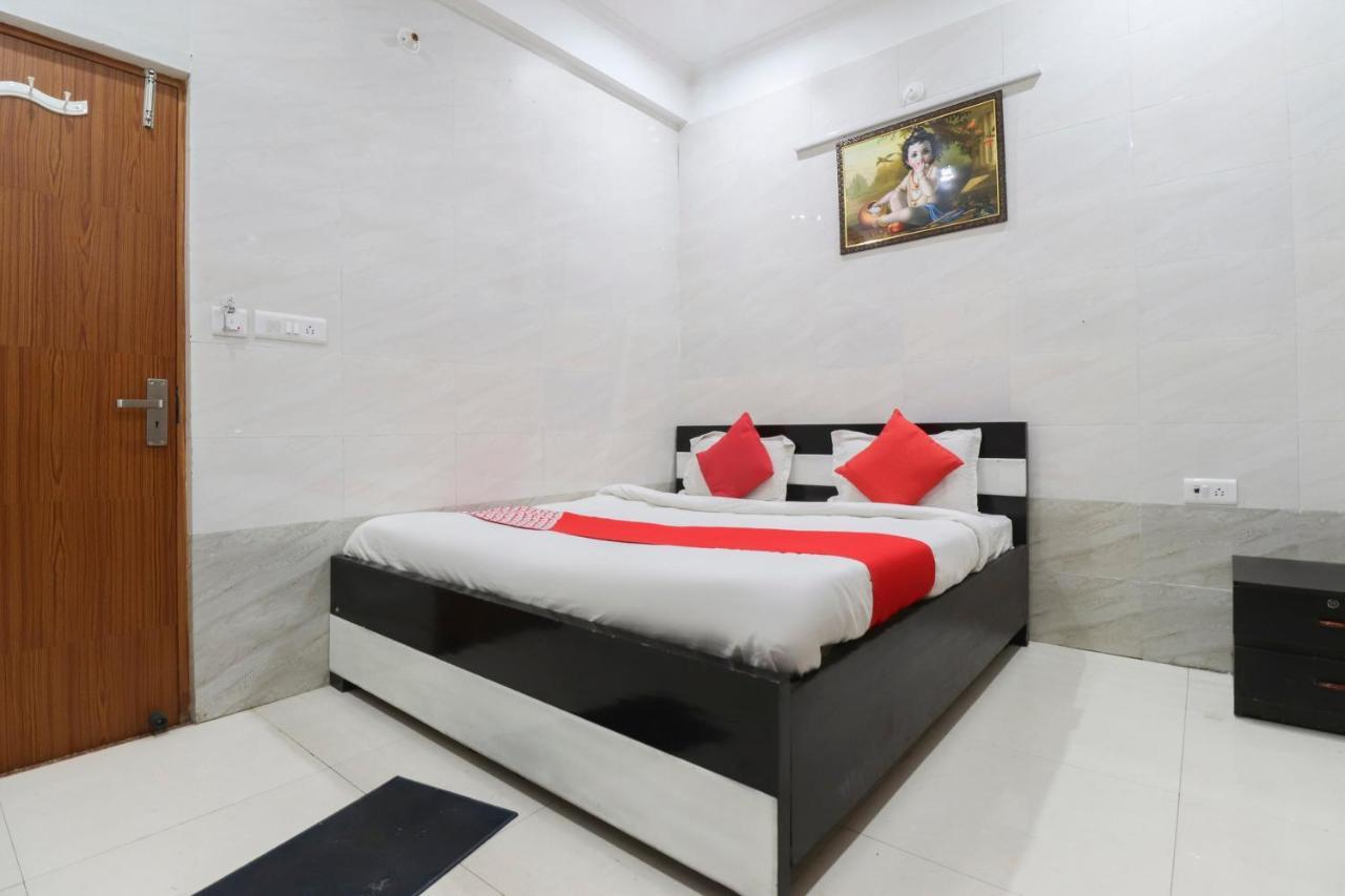 Hotel Oyo 69378 Trilok Dham Vrindāvan Exterior foto