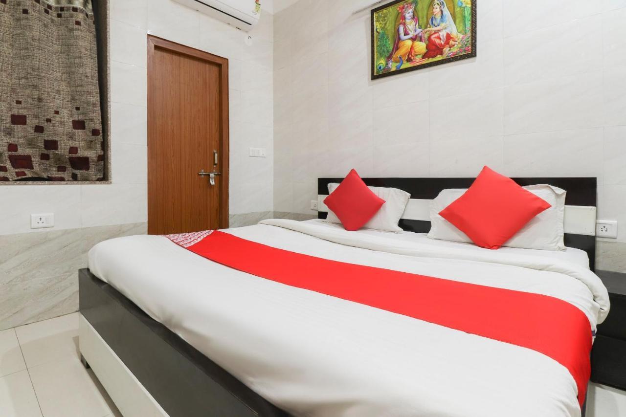 Hotel Oyo 69378 Trilok Dham Vrindāvan Exterior foto