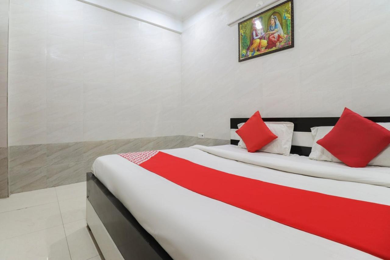 Hotel Oyo 69378 Trilok Dham Vrindāvan Exterior foto