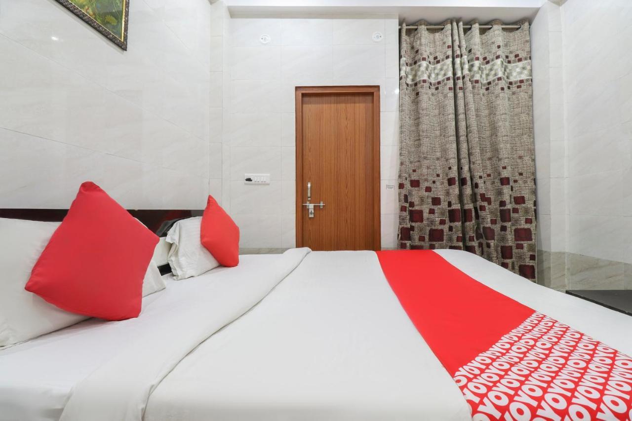 Hotel Oyo 69378 Trilok Dham Vrindāvan Exterior foto